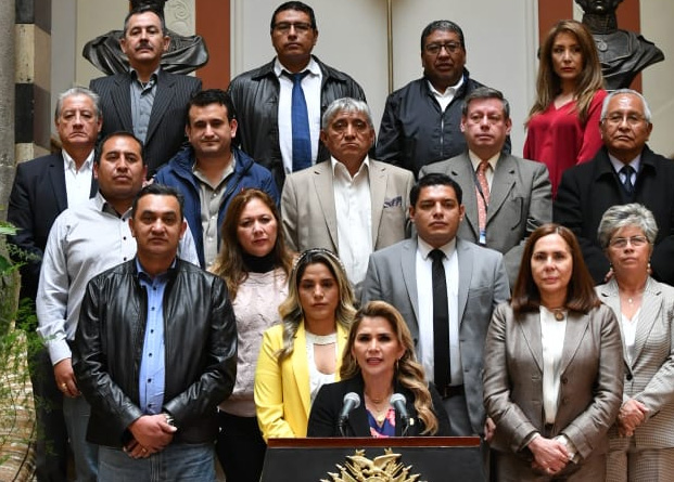 Presidente Jeanine Añez y su gabinete se despidieron del gobierno | Erbol