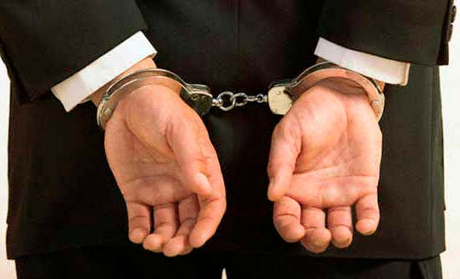 Aprehenden a un abogado denunciado por estafar 43 mil bolivianos a su cliente