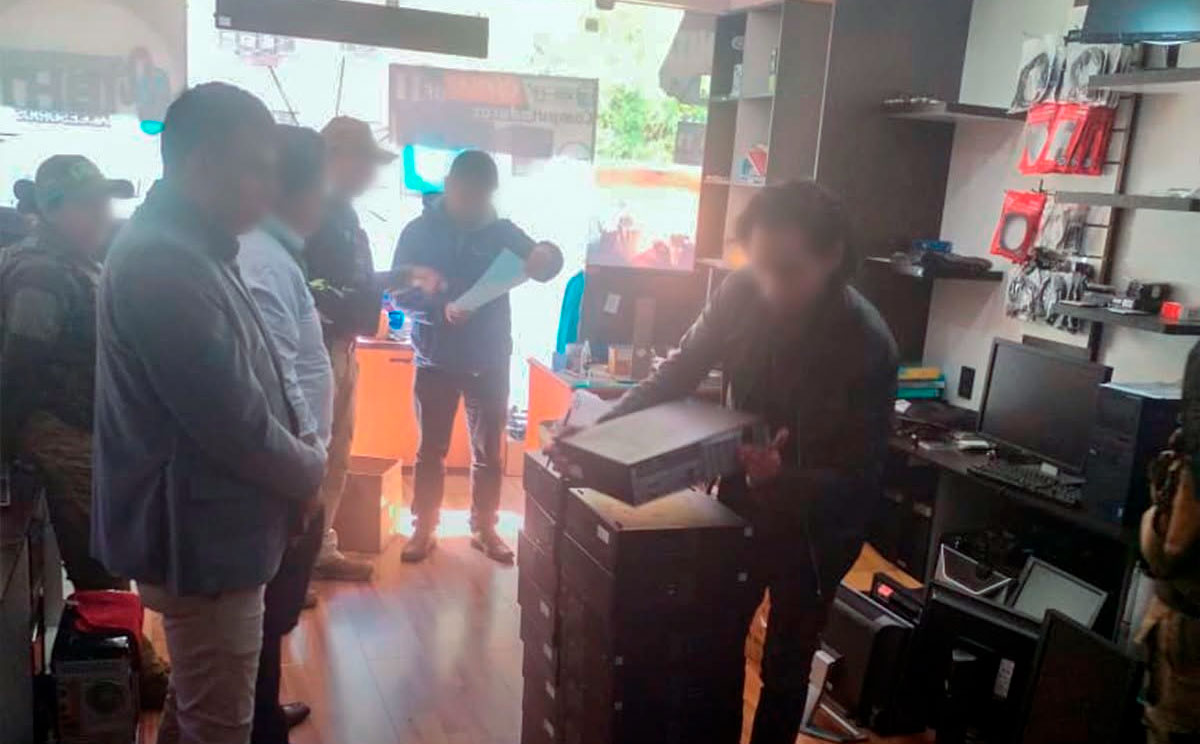 Allanan y decomisan equipos de computación a tienda en la ciudad de La Paz
