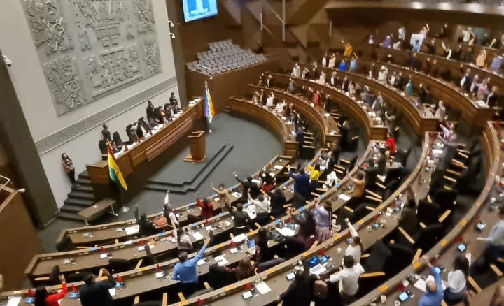 Asamblea aprueba por unanimidad la convocatoria para postulantes a magistrados