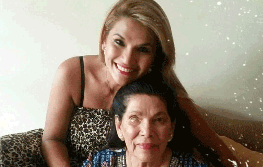 Fallece la madre de Jeanine Añez y esperan que jueces le permitan ir al entierro