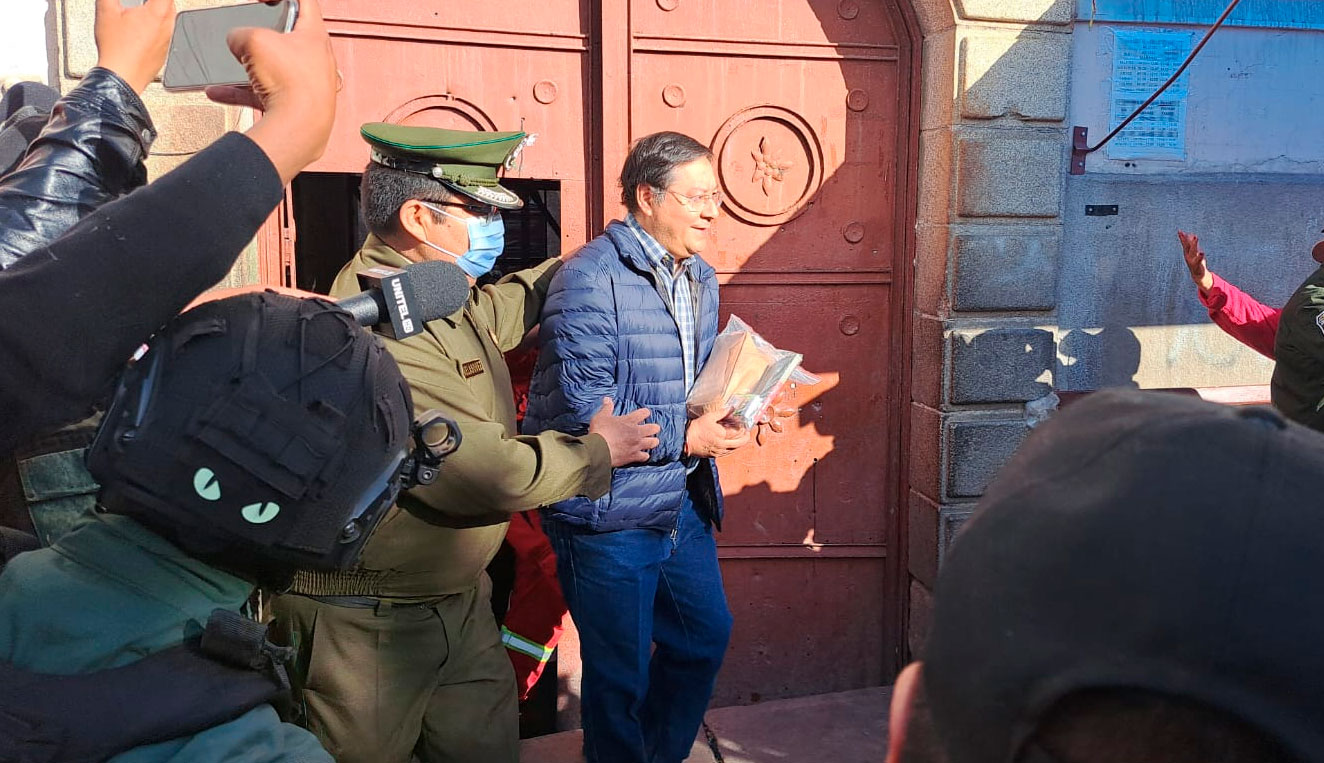 Juez rechaza cesar la detención de Luis Arce, aunque emite medidas para salvaguardar su salud