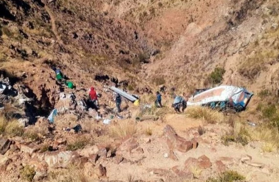 Policía Boliviana confirma muerte de un sargento en Santa Cruz y de tres personas en Potosí