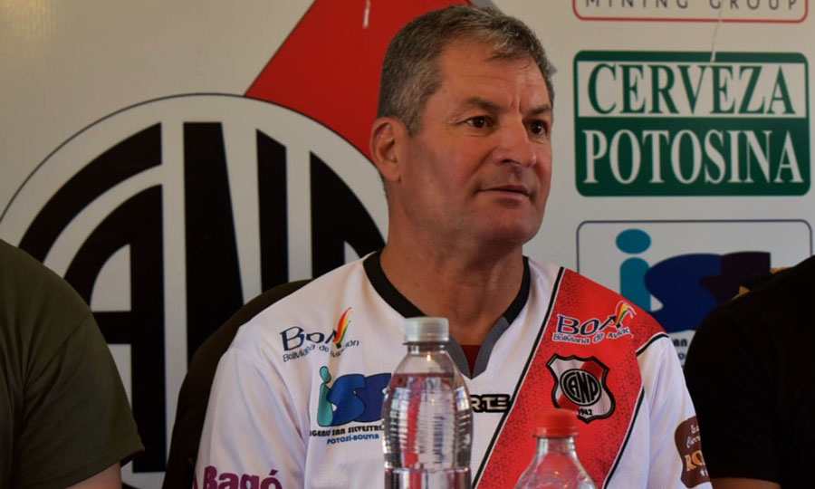 Claudio Biaggio es presentado como el nuevo entrenador de Nacional Potosí