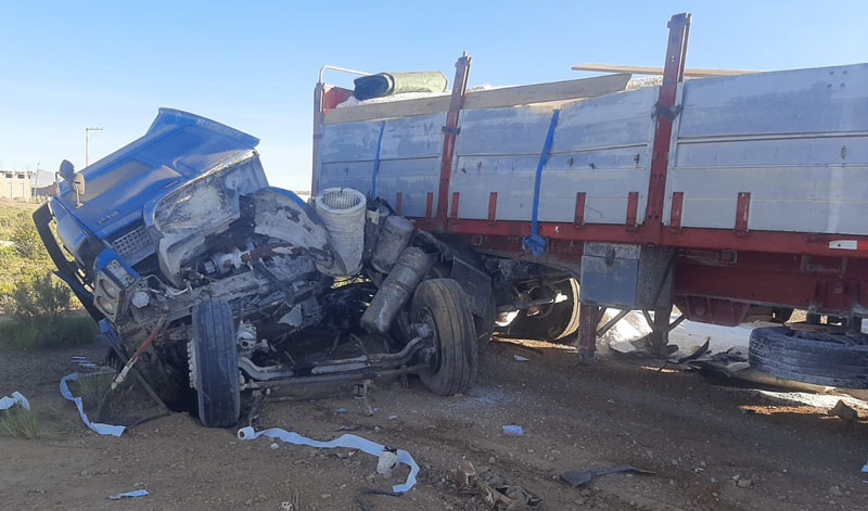 Tránsito reporta 14 personas fallecidas por colisión en la carretera Oruro-Potosí