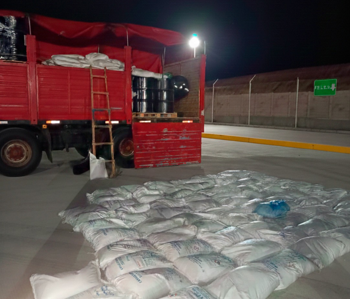 Comisan al menos 5 toneladas de precursores químicos para la fabricación de droga en Tambo Quemado