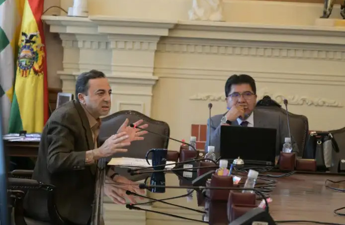 Arias vuelve a pedir audiencia al Concejo; opositor dice que alcalde quiere Bs 1.080 MM sin fiscalización