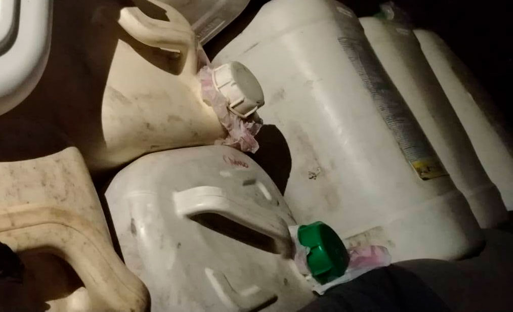 Incautan 13.000 litros de gasolina y aprehenden a dos adolescentes en operativo en Sucre