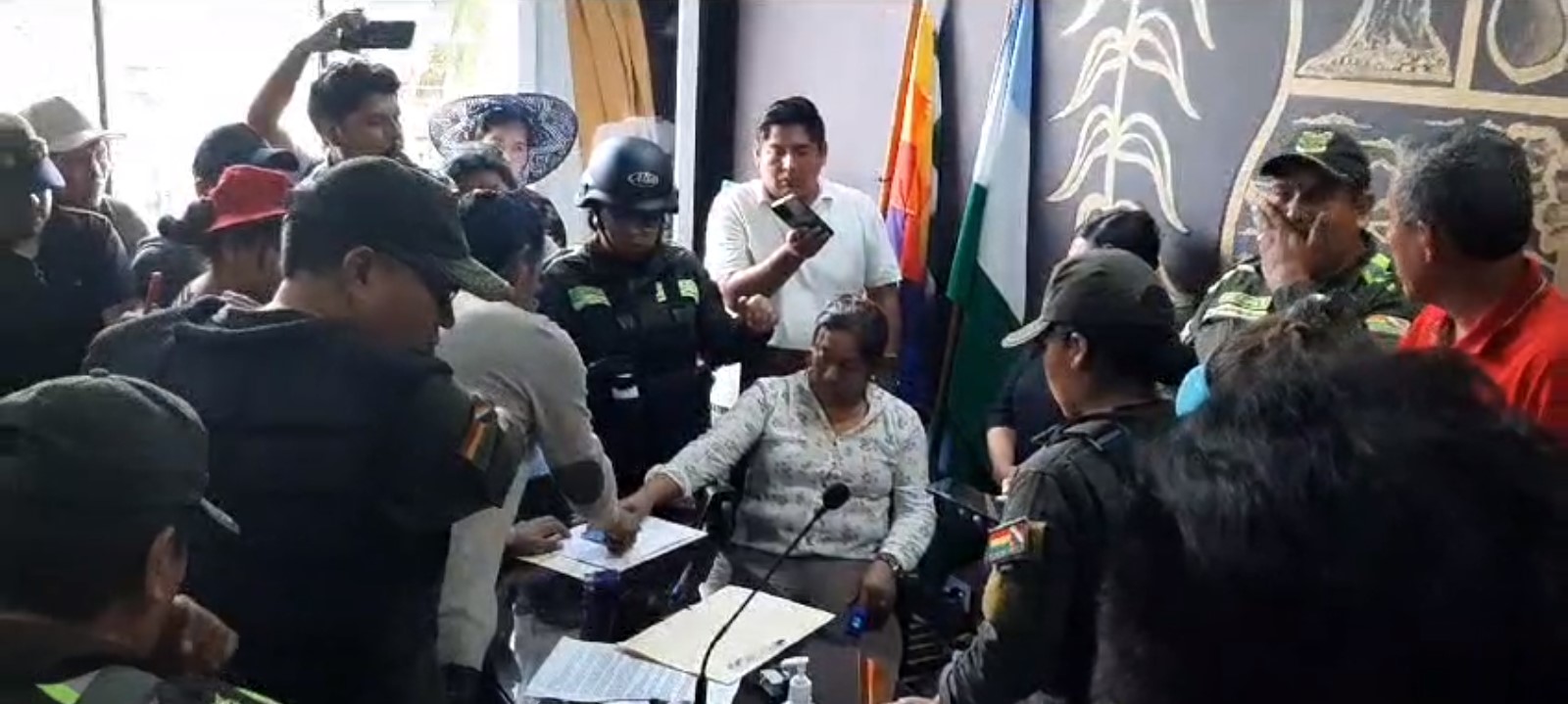 Fiscalía de Cochabamba abre investigación por agresión que sufrieron dos concejalas de Sipe Sipe