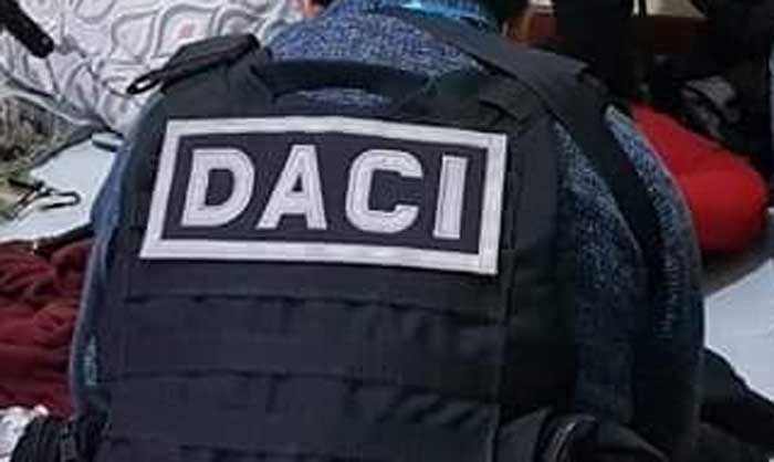 Sentencian a policías por extorsionar dinero a cambista víctima de robo