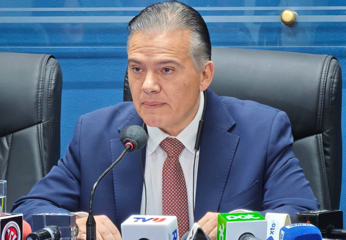 Justiniano responde a las amenazas de Evo y le pide que se presente ante la justicia
