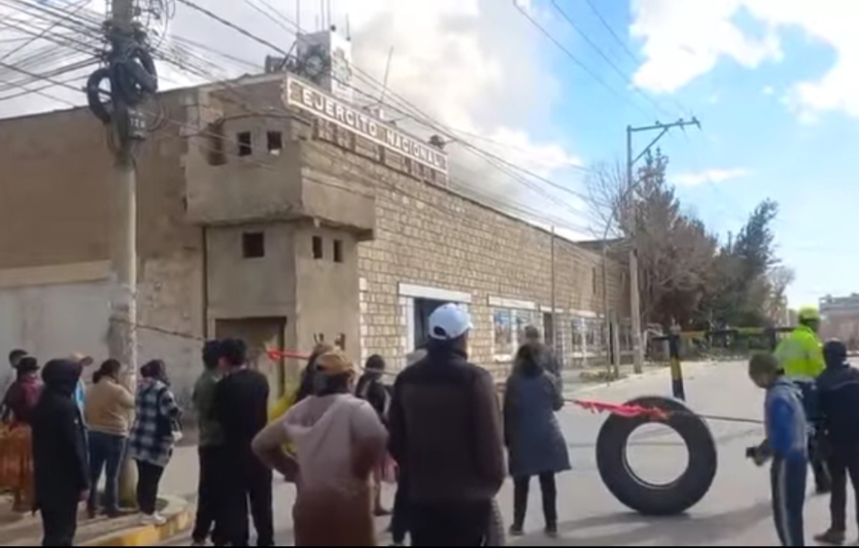 Confirman muertos y decenas de heridos tras explosión en cuartel de Viacha