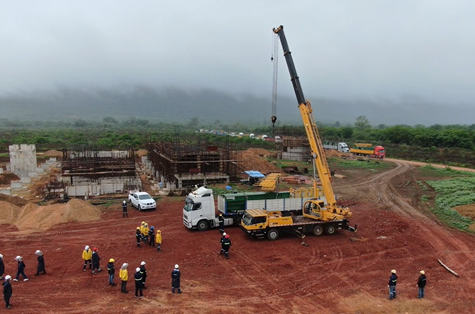 Puerto Suárez: arriban estructuras metálicas para instalar complejo  siderúrgico del mutún | Erbol