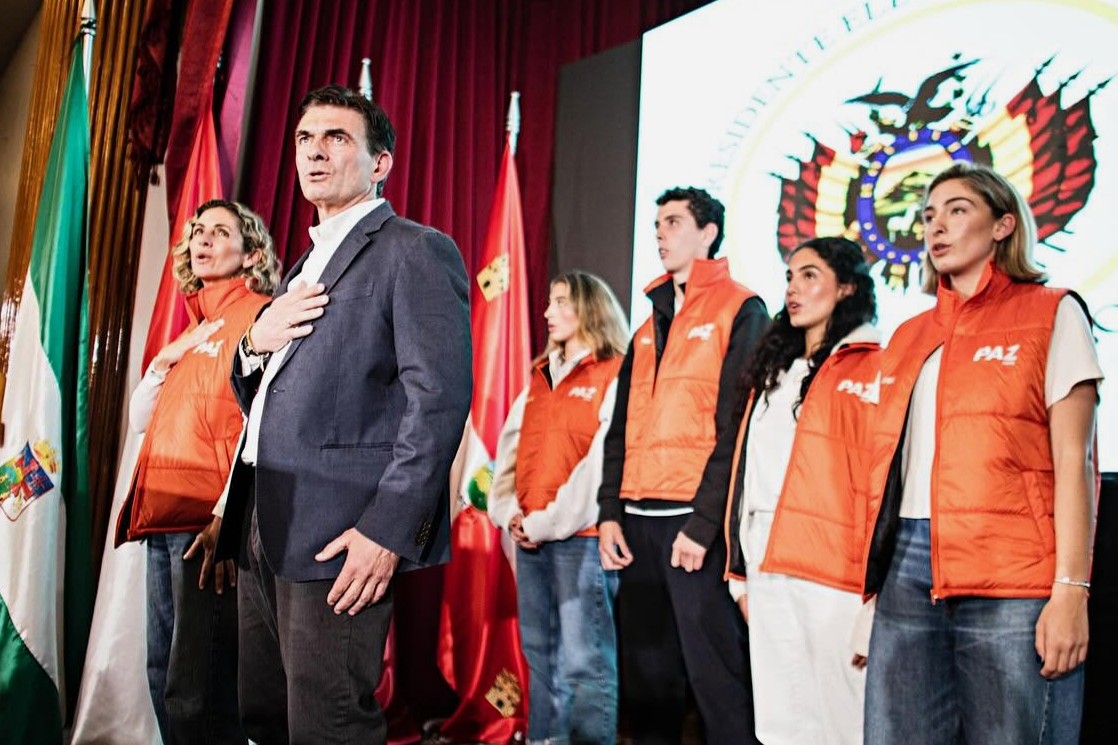Investigan amenazas contra la familia del presidente Rodrigo Paz