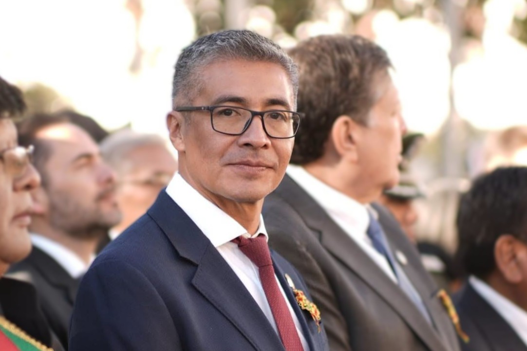 Ministro de Economía denuncia “narrativa de desprestigio” tras compra de vehículo