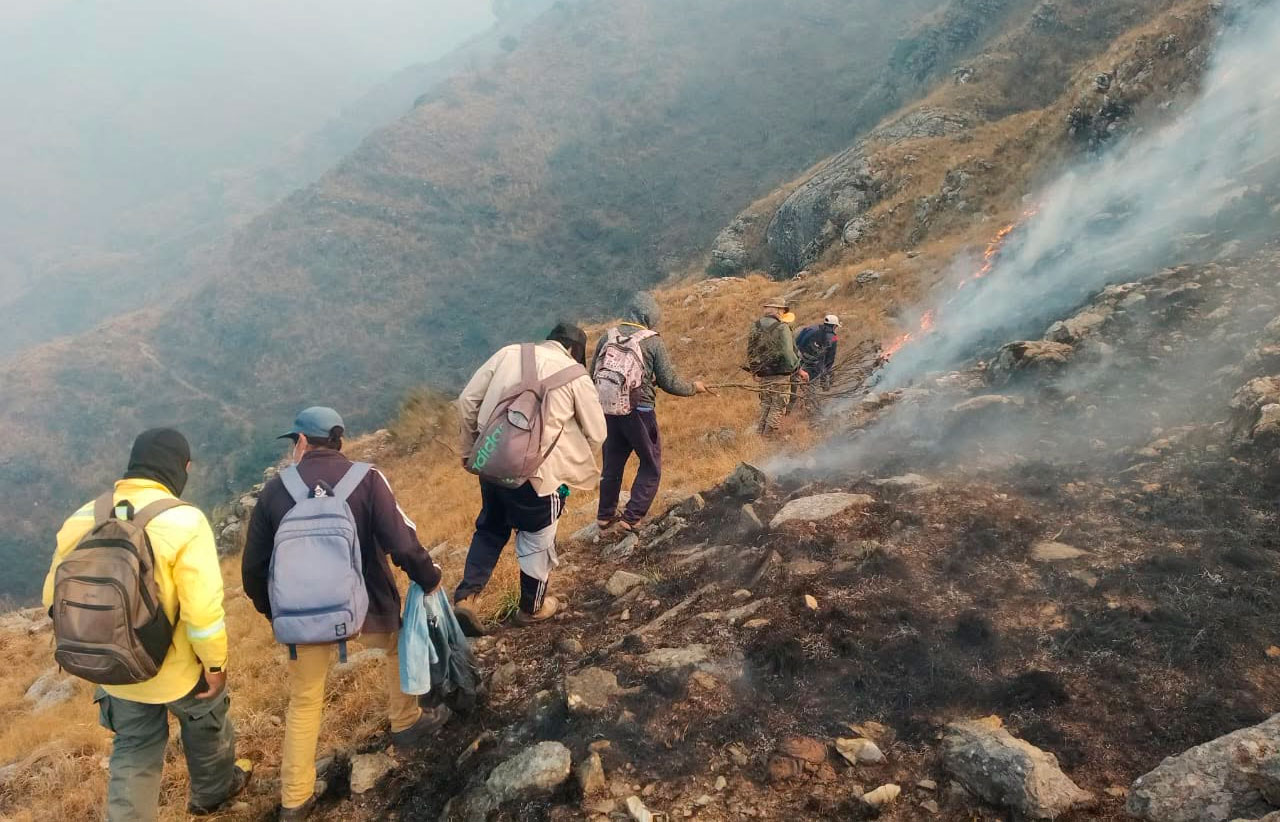 Defensoría pide a autoridades disponer de recursos para prevenir y combatir incendios