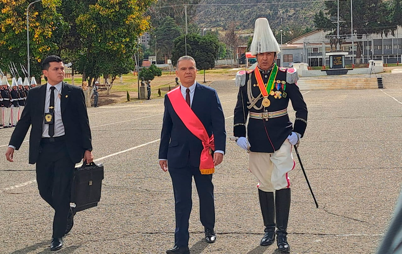 Ministro de Defensa denuncia que algunos sectores 