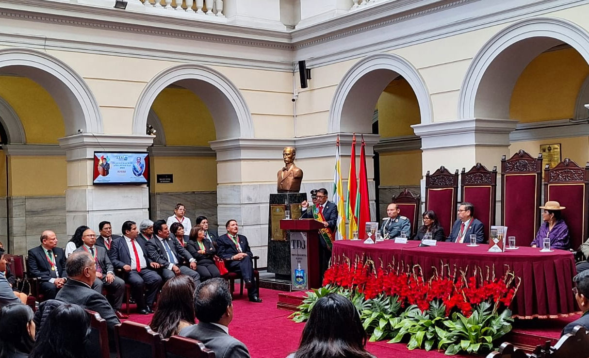 Jueces de La Paz inauguran año judicial en acto con restricción en el ingreso