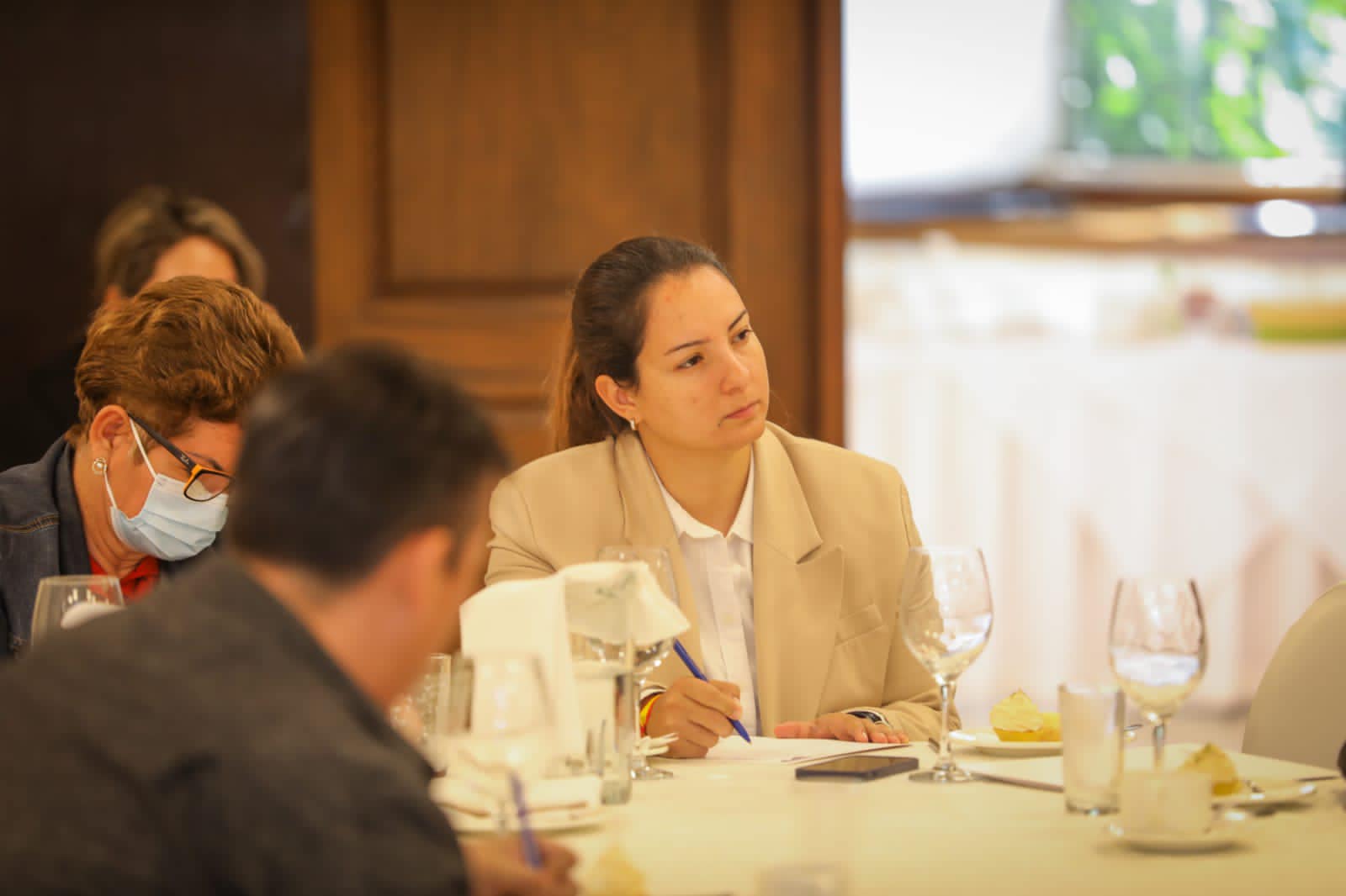 Exdiputada Rojas se descompensa y es trasladada a una clínica