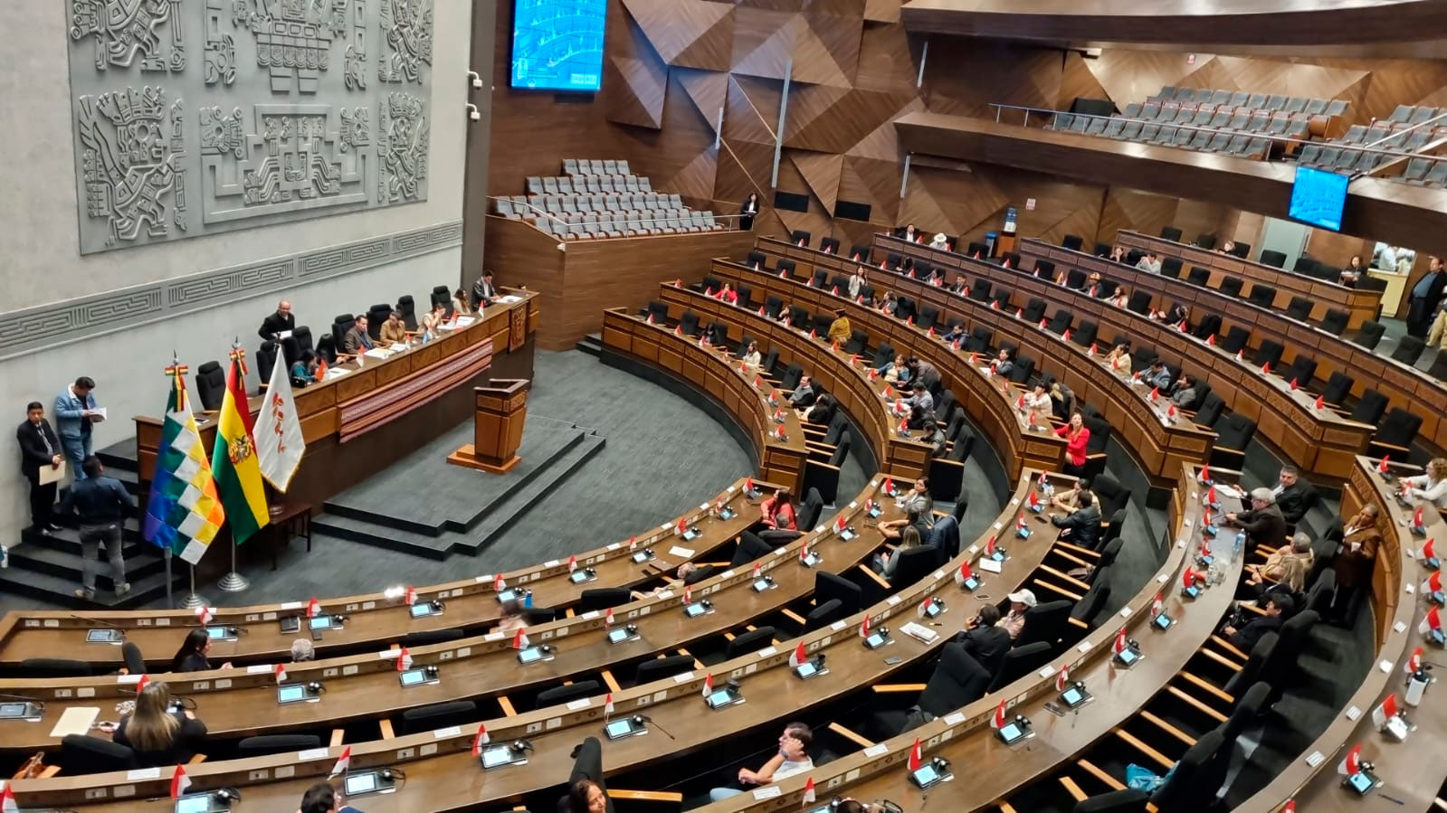 Lara suspende interpelación: no hubo quórum ni presencia del ministro cuestionado