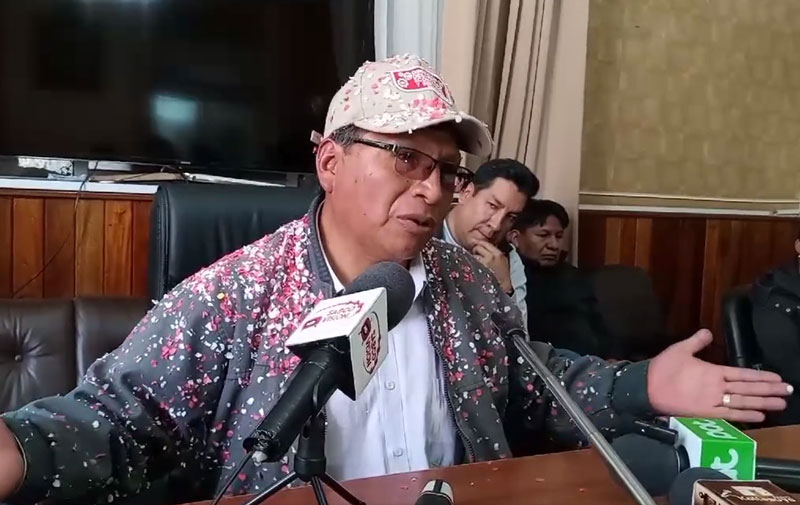 Jhonny Llally reasume como Alcalde de Potosí luego de estar detenido
