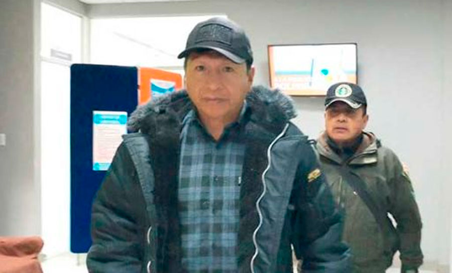 Jhonny Llally renuncia como alcalde de Potosí; dice que su familia sufría