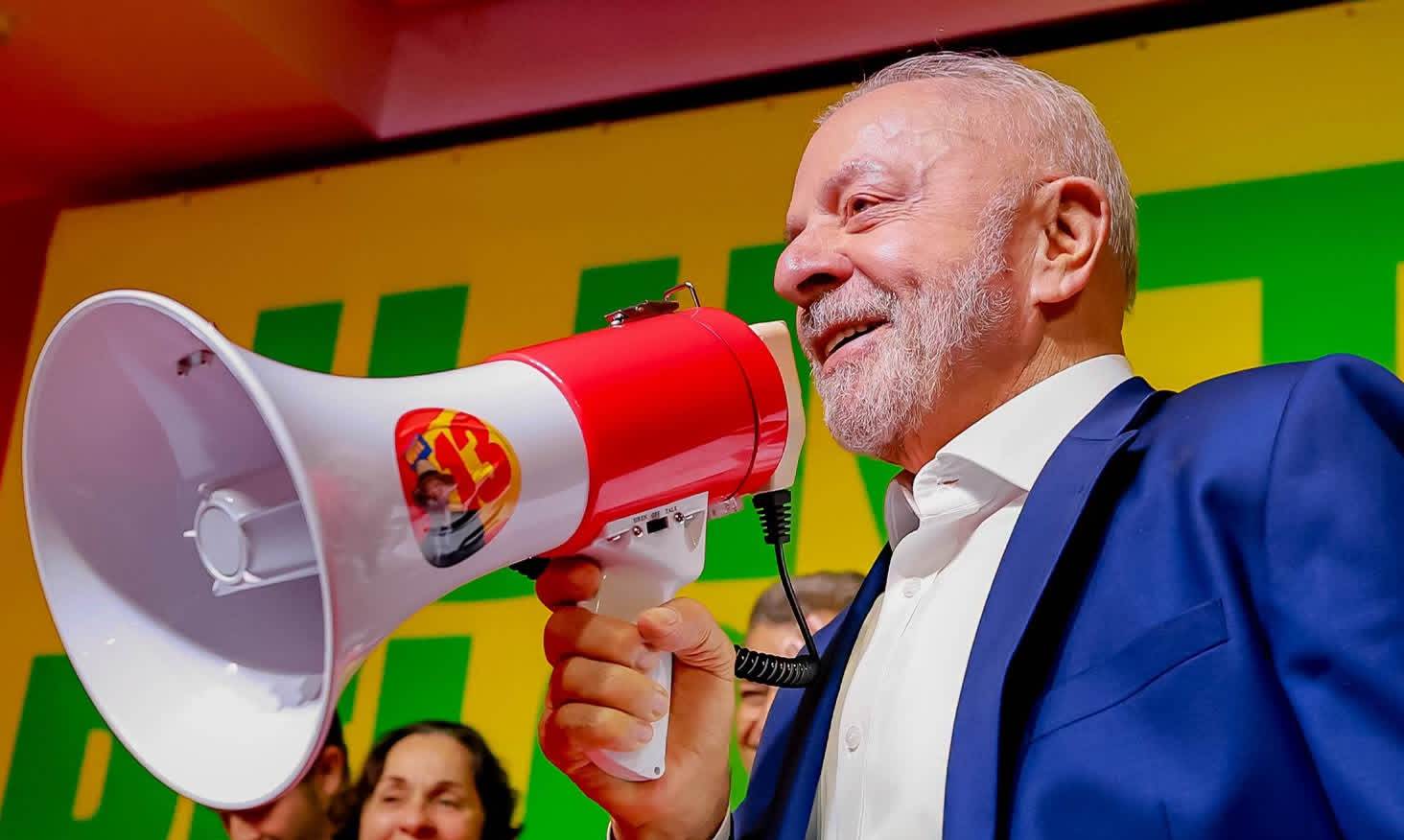 Lula da Silva se impone a Flávio Bolsonaro y es reelecto presidente de Brasil