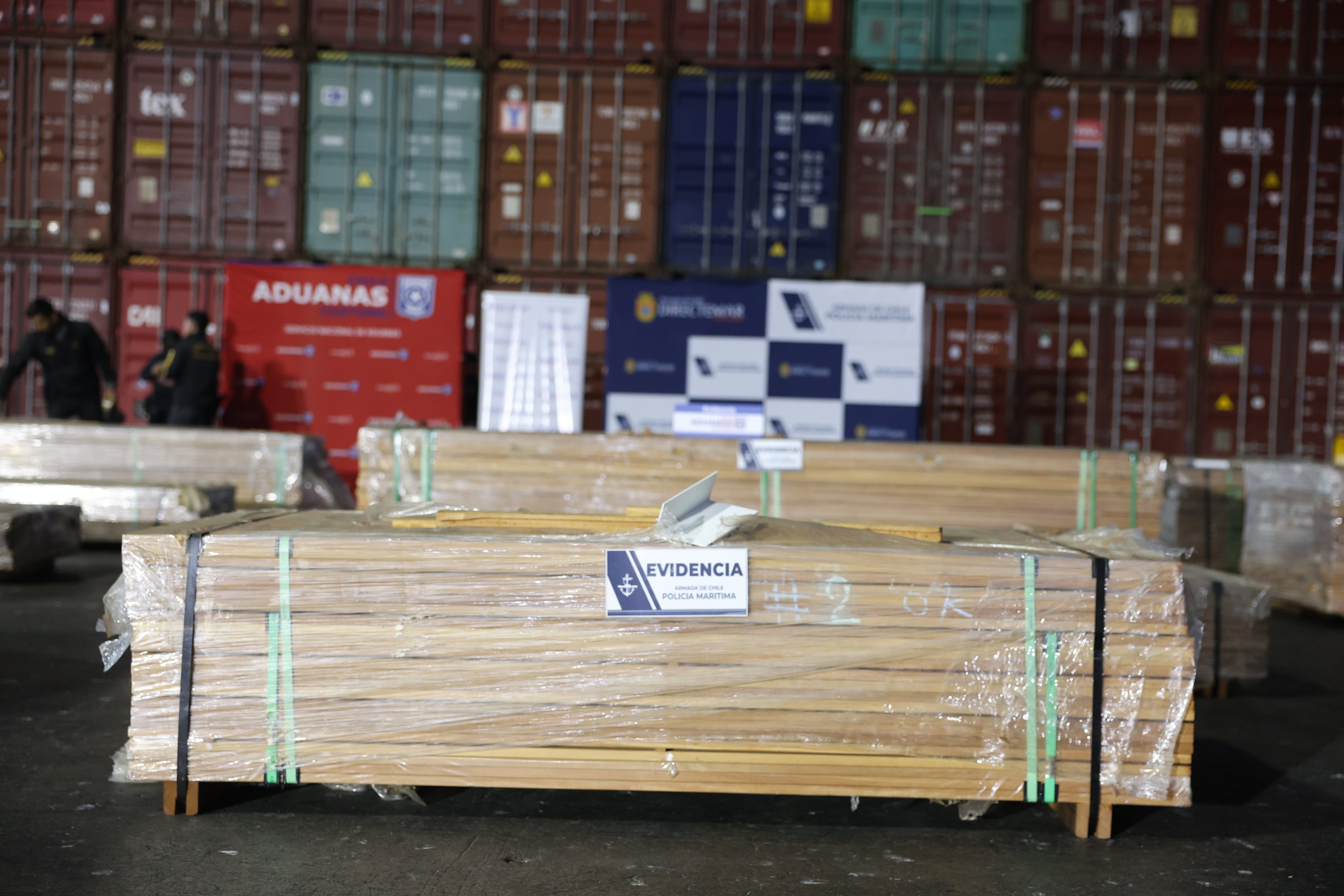 Gobierno: pericias de Chile y Brasil descartan droga en madera boliviana y liberan camiones retenidos