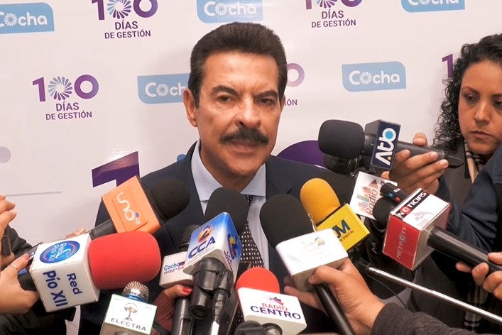 Manfred impulsa federalismo y cuestiona que se siga “parchando” la Constitución