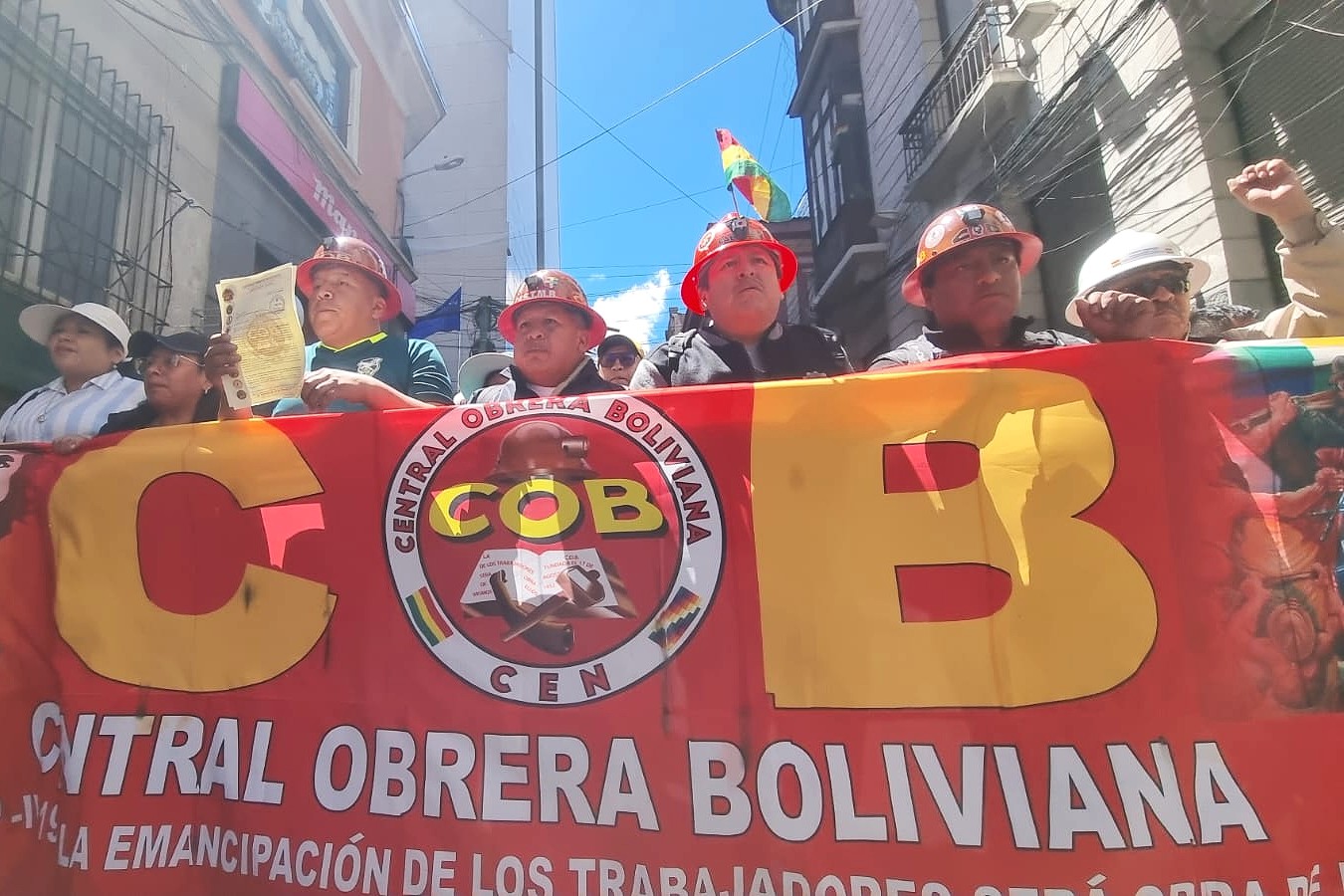 COB pide incremento salarial del 20% y la instalación de mesas de trabajo