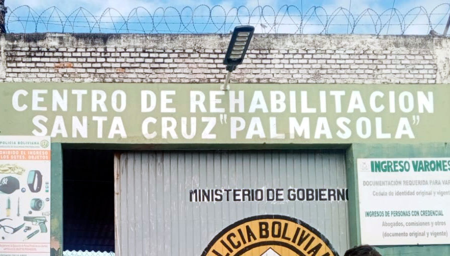 Arrestaron a policía que habría hecho cobros ilegales a visitantes de Palmasola