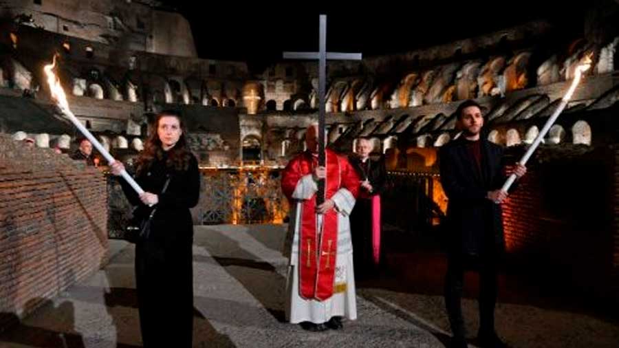 El Papa León XIV clama contra la guerra y el abuso de poder en su primer Via Crucis