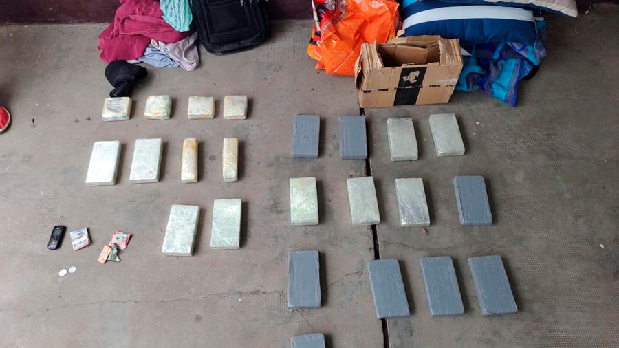 Un ciudadano boliviano intentó ingresar a Argentina con 20 kilos de cocaína en su mochila