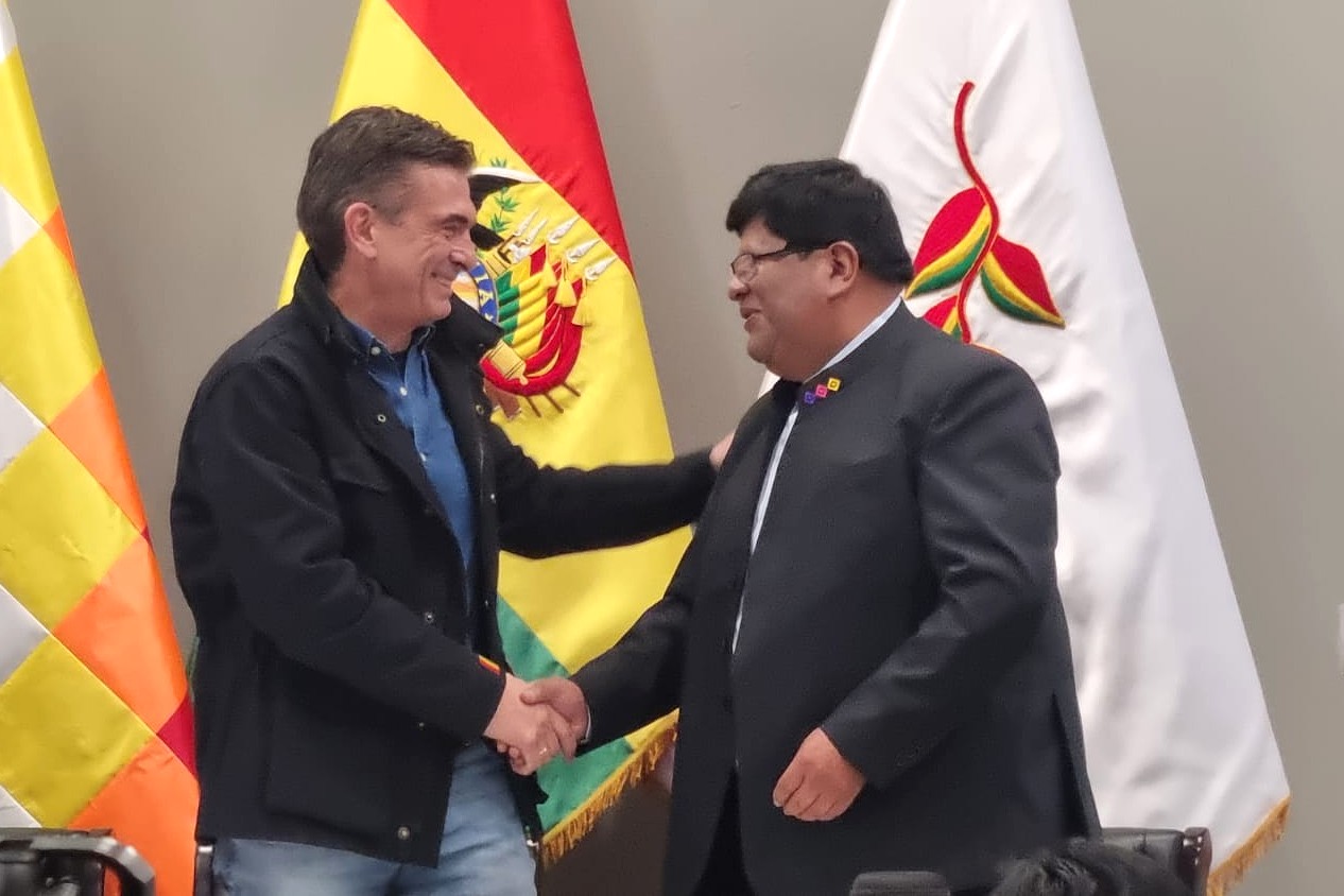 Gobierno y Alcaldía de El Alto firman convenio para financia