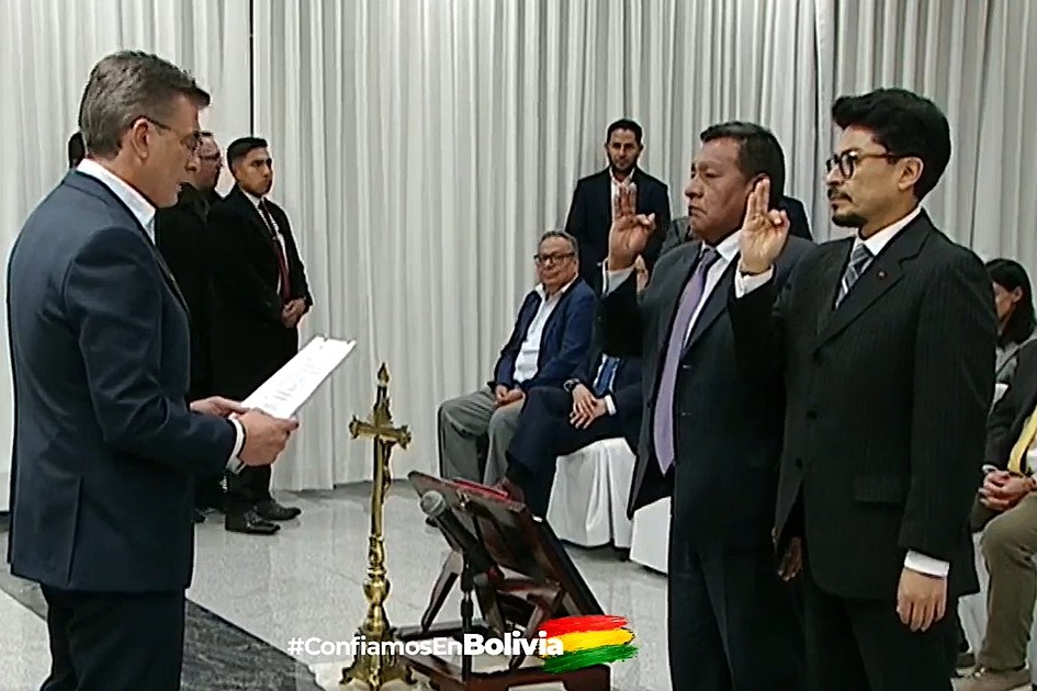 Aramayo asume como ministro de la Presidencia y Héctor Huanca como canciller