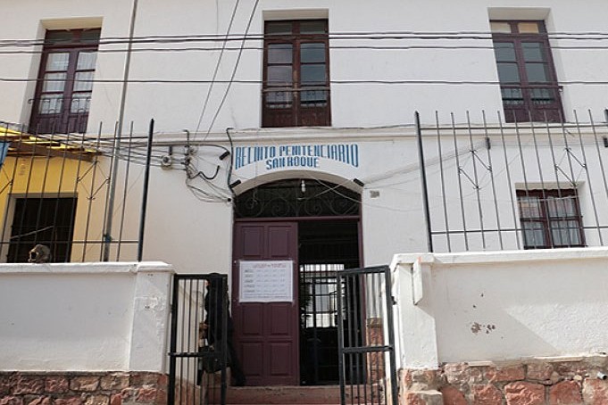 Envían a la cárcel de San Roque al joven acusado de agredir a un adulto mayor en Sucre