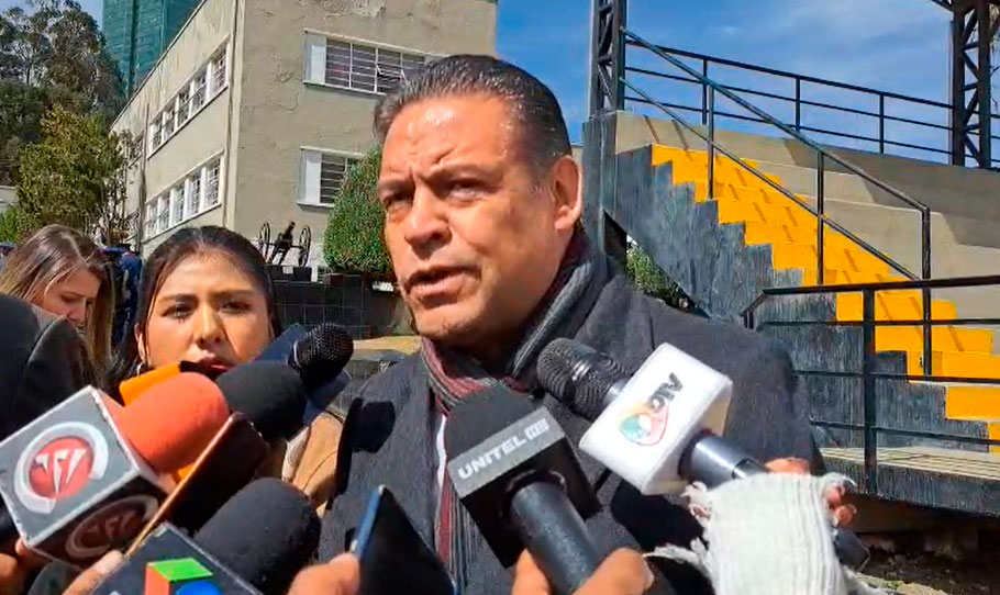 Revilla observa que comerciantes están exagerando 