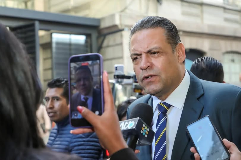 Gobernador Revilla niega incremento de su salario tras aprobación del POA 2027