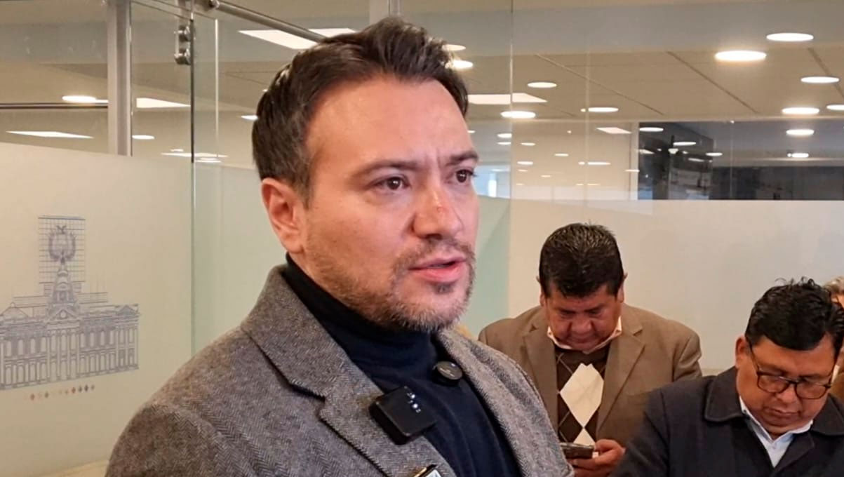Reyes reconoce disensos con Samuel, pero lo destaca como valioso para el país y constructor de la democracia