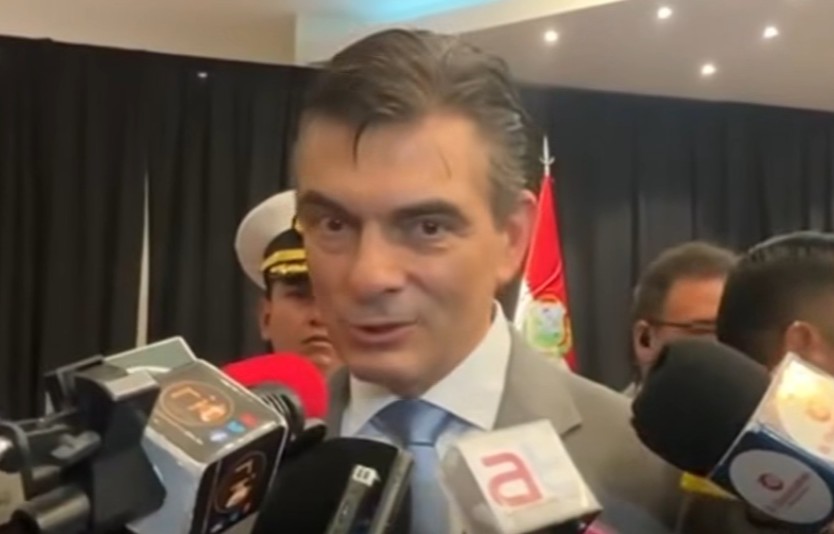 Paz informa que se reúnen los recursos para dar solución a reclamos por la gasolina contaminada