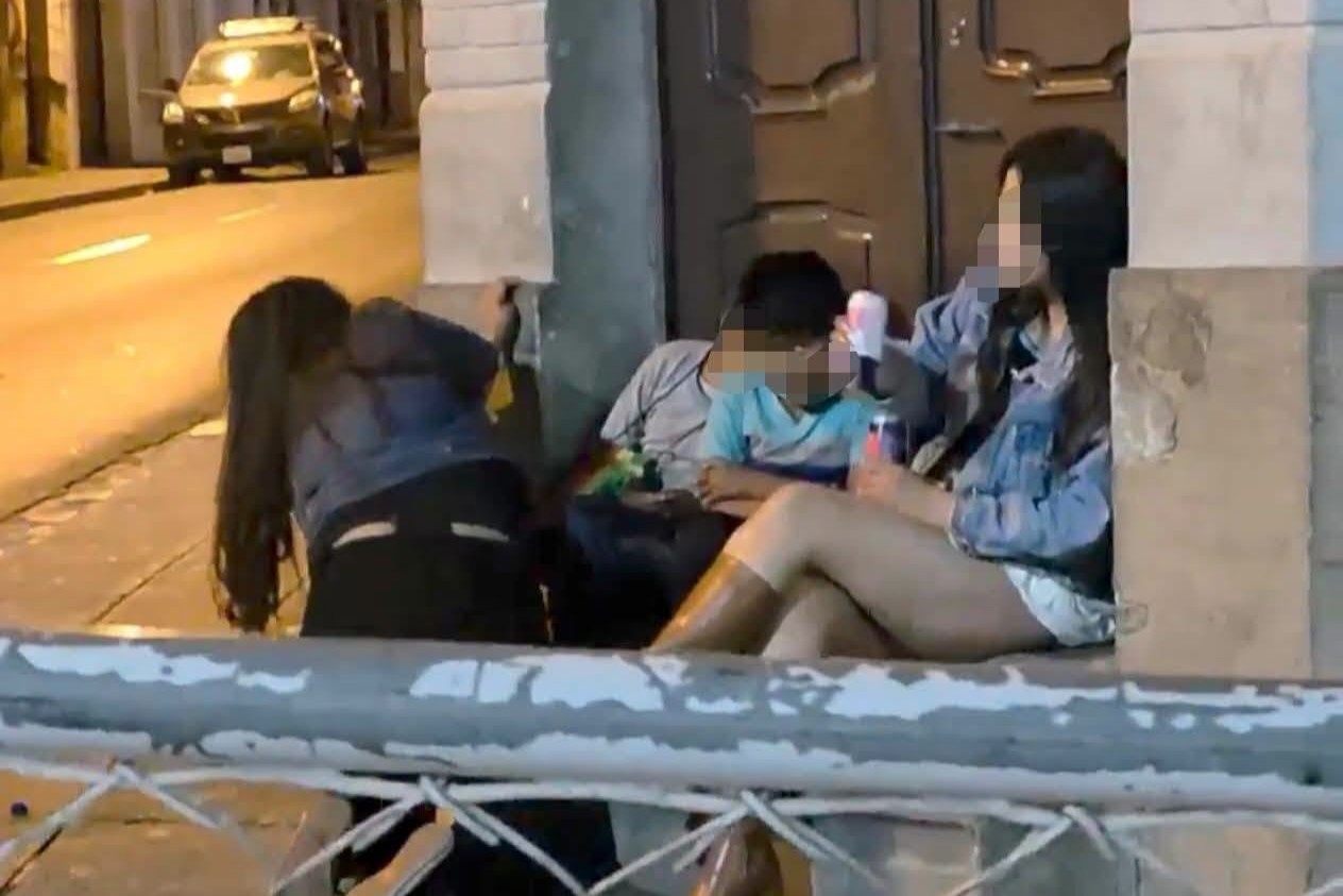 Sucre: Denuncian a dos mujeres por forzar a niños a consumir bebidas alcohólicas