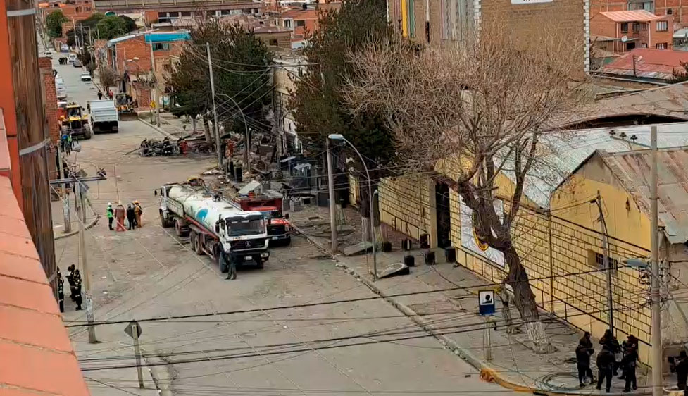 Encuentran el octavo cuerpo tras las explosiones de Viacha
